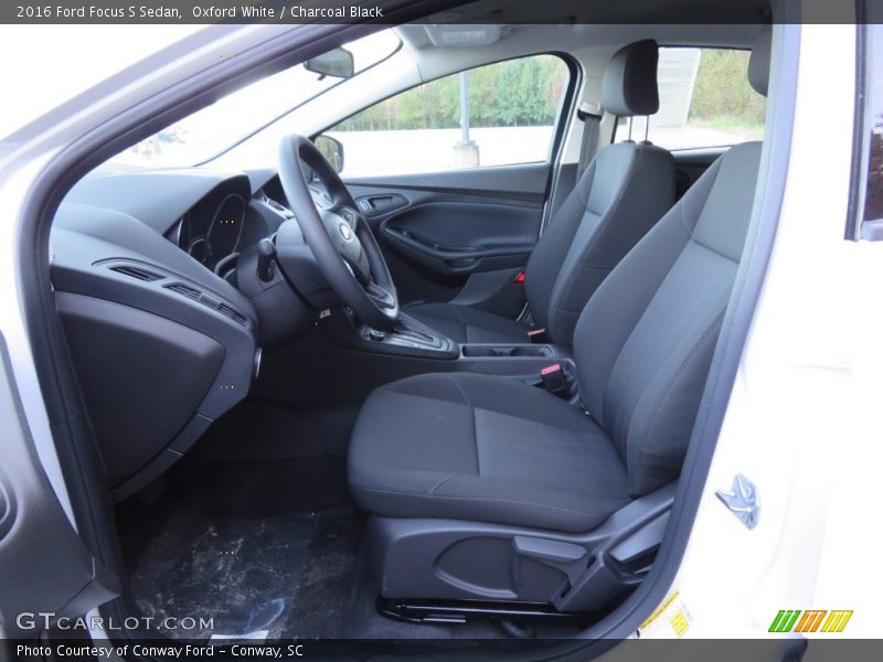Oxford White / Charcoal Black 2016 Ford Focus S Sedan