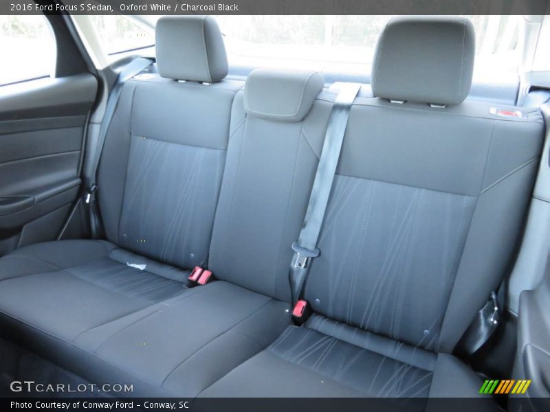 Oxford White / Charcoal Black 2016 Ford Focus S Sedan