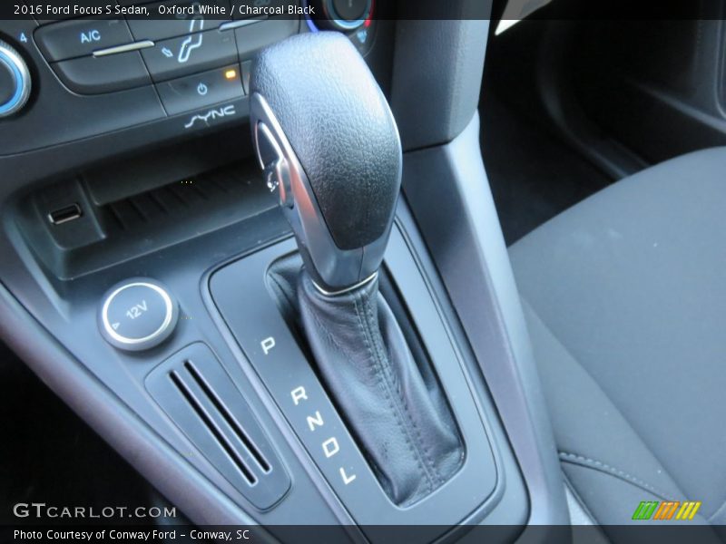 Oxford White / Charcoal Black 2016 Ford Focus S Sedan
