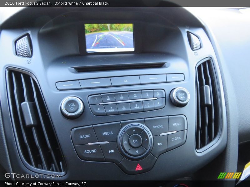 Oxford White / Charcoal Black 2016 Ford Focus S Sedan