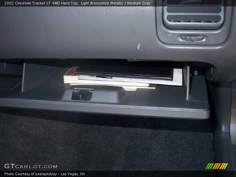 Light Bronzemist Metallic / Medium Gray 2002 Chevrolet Tracker LT 4WD Hard Top