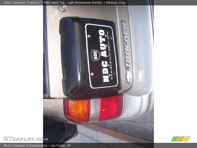Light Bronzemist Metallic / Medium Gray 2002 Chevrolet Tracker LT 4WD Hard Top