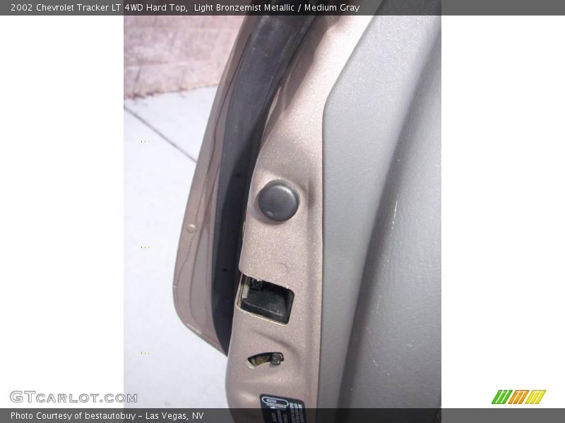 Light Bronzemist Metallic / Medium Gray 2002 Chevrolet Tracker LT 4WD Hard Top