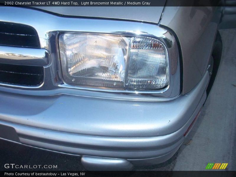 Light Bronzemist Metallic / Medium Gray 2002 Chevrolet Tracker LT 4WD Hard Top