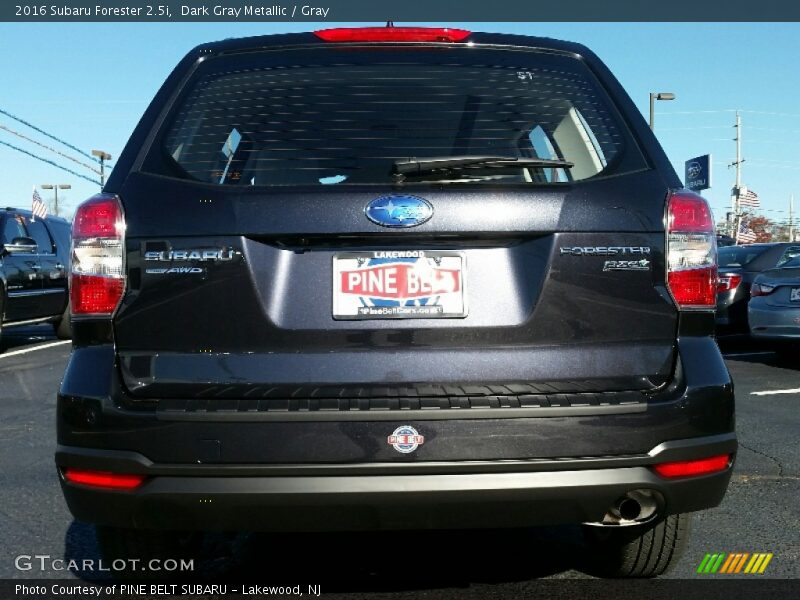 Dark Gray Metallic / Gray 2016 Subaru Forester 2.5i