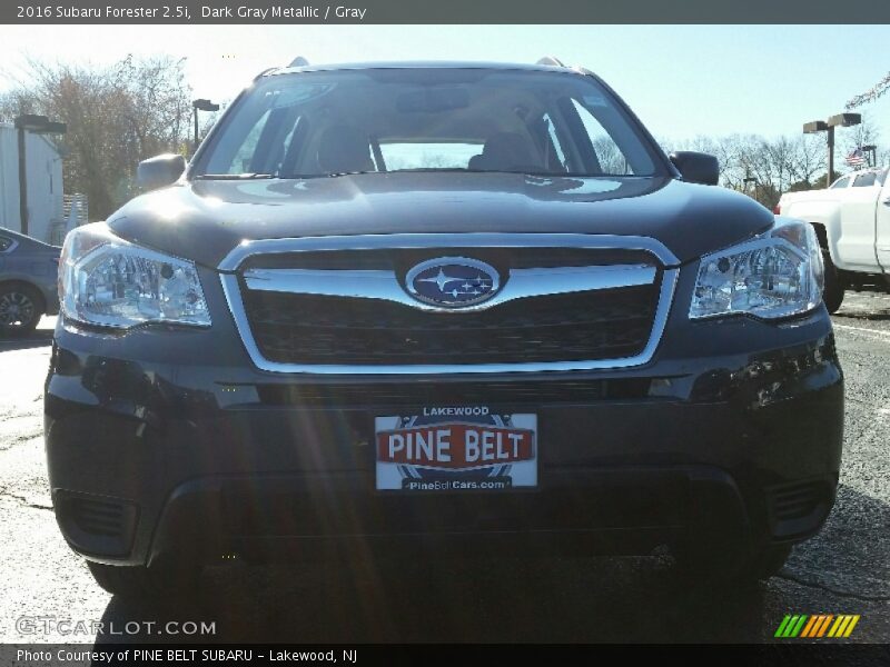 Dark Gray Metallic / Gray 2016 Subaru Forester 2.5i
