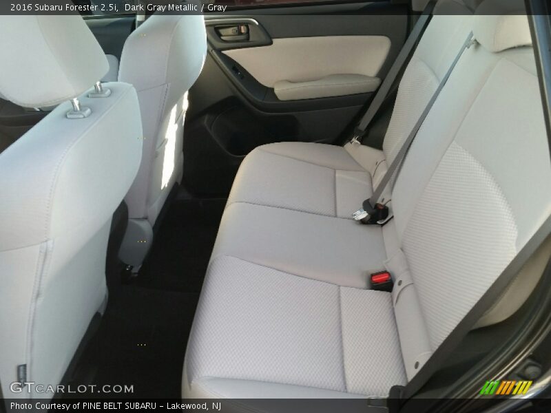 Dark Gray Metallic / Gray 2016 Subaru Forester 2.5i