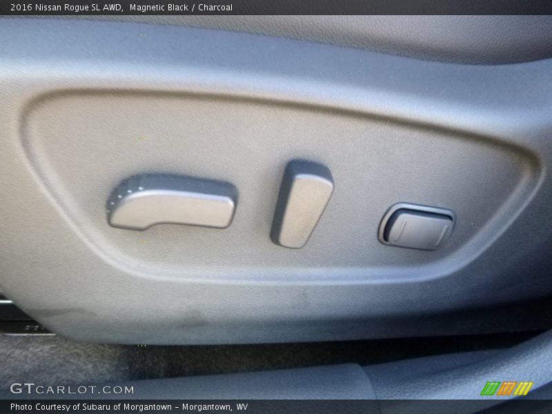Magnetic Black / Charcoal 2016 Nissan Rogue SL AWD
