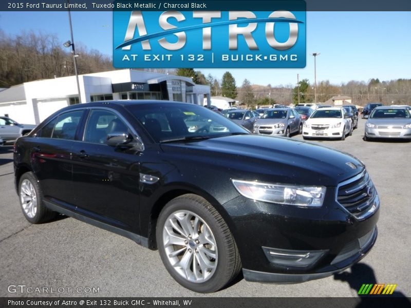 Tuxedo Black Metallic / Charcoal Black 2015 Ford Taurus Limited