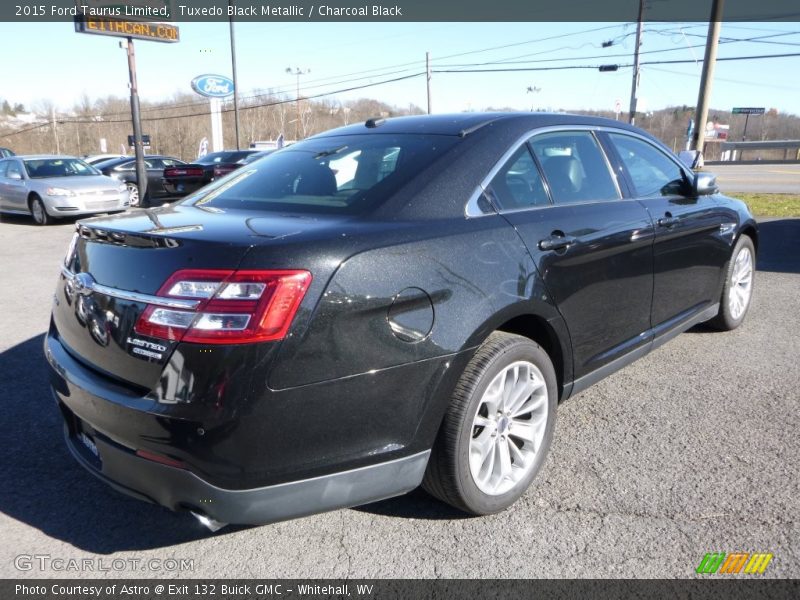 Tuxedo Black Metallic / Charcoal Black 2015 Ford Taurus Limited