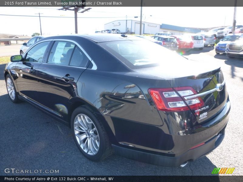 Tuxedo Black Metallic / Charcoal Black 2015 Ford Taurus Limited