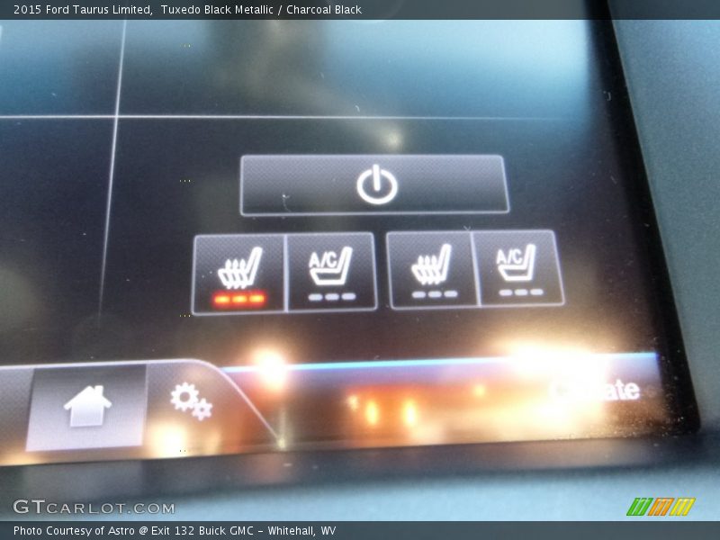 Tuxedo Black Metallic / Charcoal Black 2015 Ford Taurus Limited