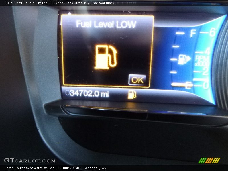 Tuxedo Black Metallic / Charcoal Black 2015 Ford Taurus Limited