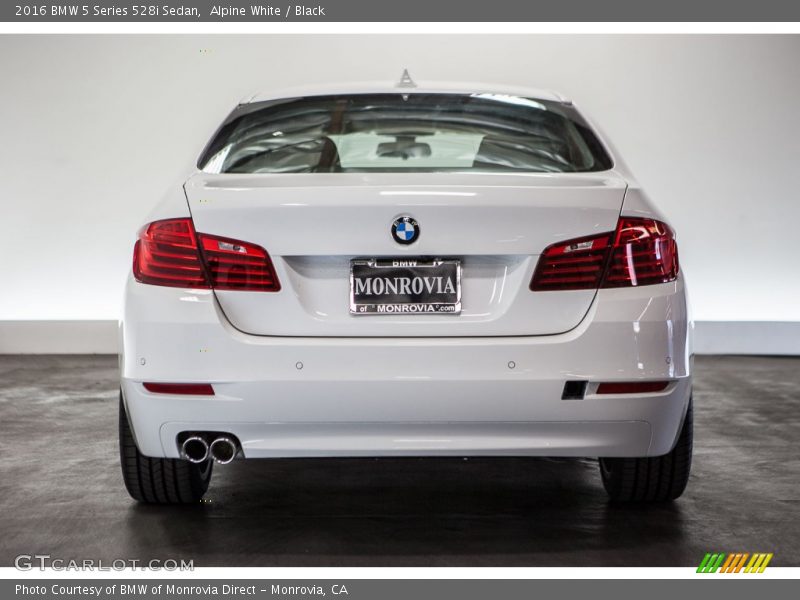 Alpine White / Black 2016 BMW 5 Series 528i Sedan