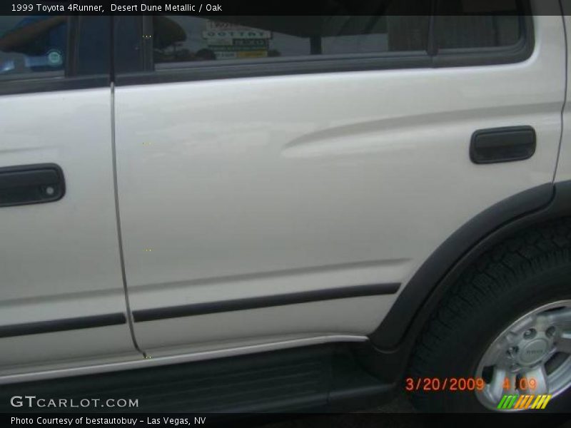 Desert Dune Metallic / Oak 1999 Toyota 4Runner