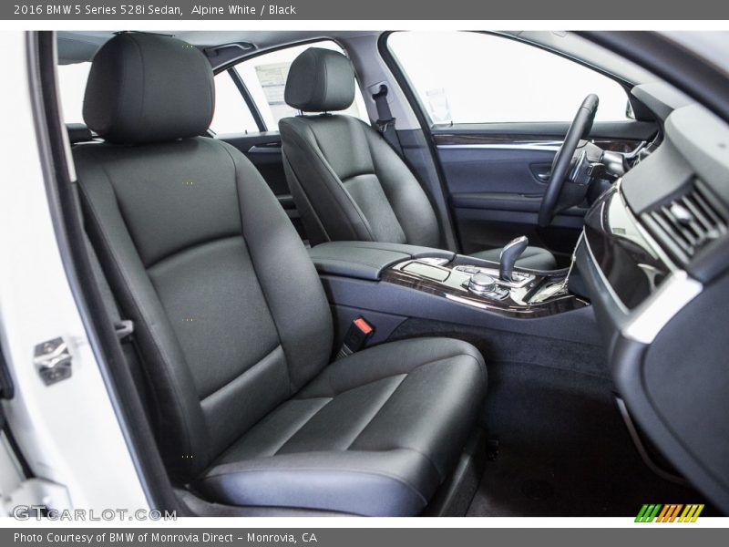 Alpine White / Black 2016 BMW 5 Series 528i Sedan