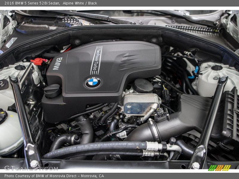 Alpine White / Black 2016 BMW 5 Series 528i Sedan