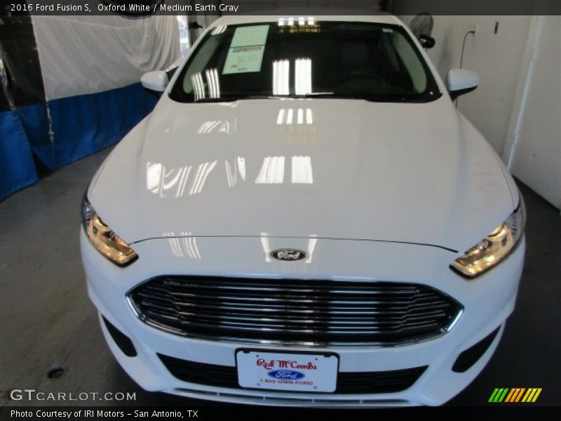 Oxford White / Medium Earth Gray 2016 Ford Fusion S