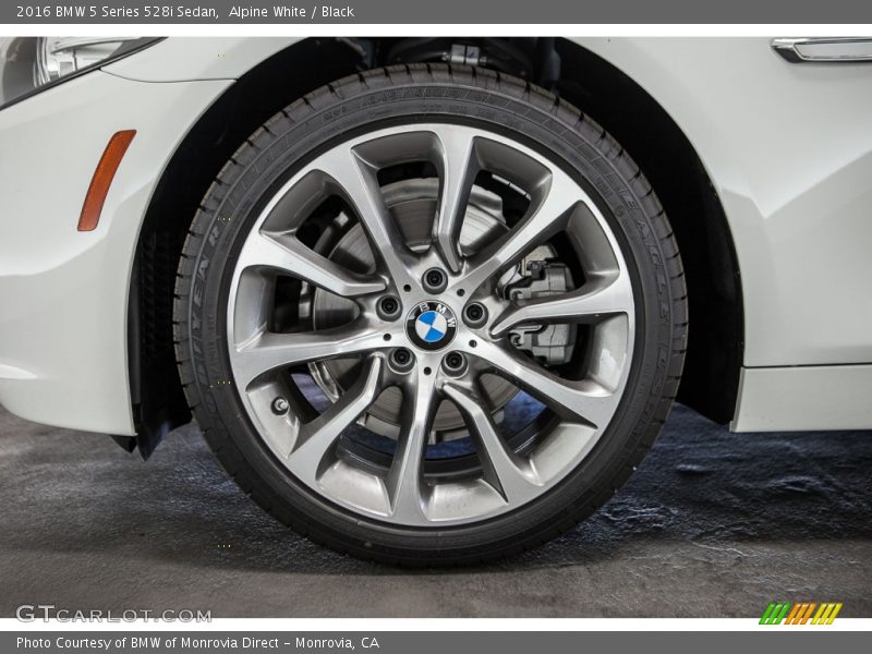 Alpine White / Black 2016 BMW 5 Series 528i Sedan