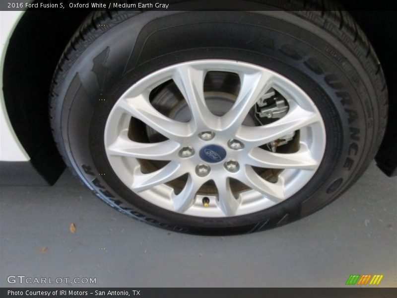 Oxford White / Medium Earth Gray 2016 Ford Fusion S