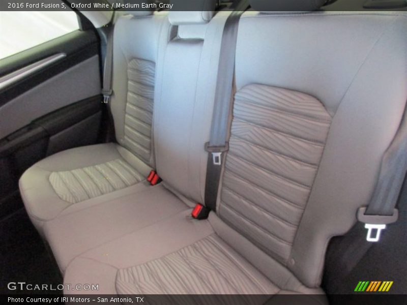 Oxford White / Medium Earth Gray 2016 Ford Fusion S