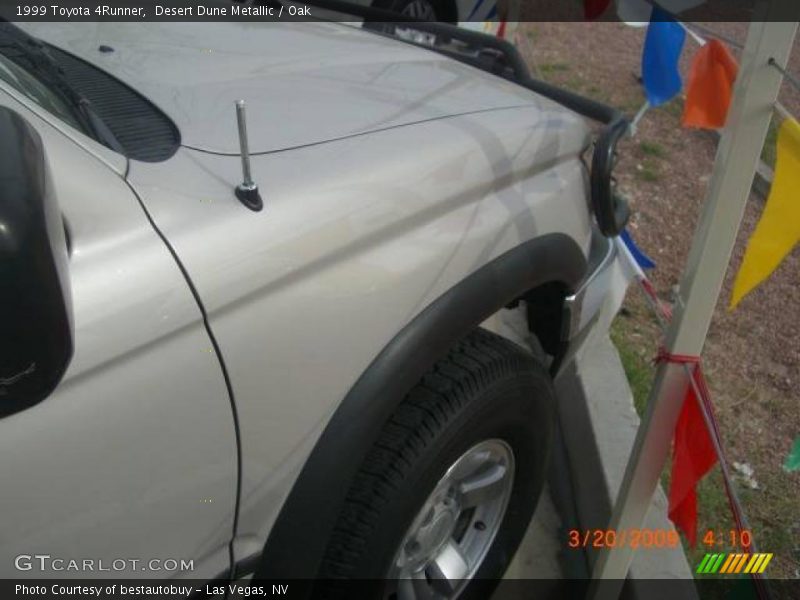 Desert Dune Metallic / Oak 1999 Toyota 4Runner