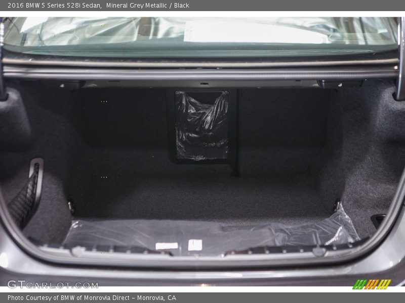 Mineral Grey Metallic / Black 2016 BMW 5 Series 528i Sedan