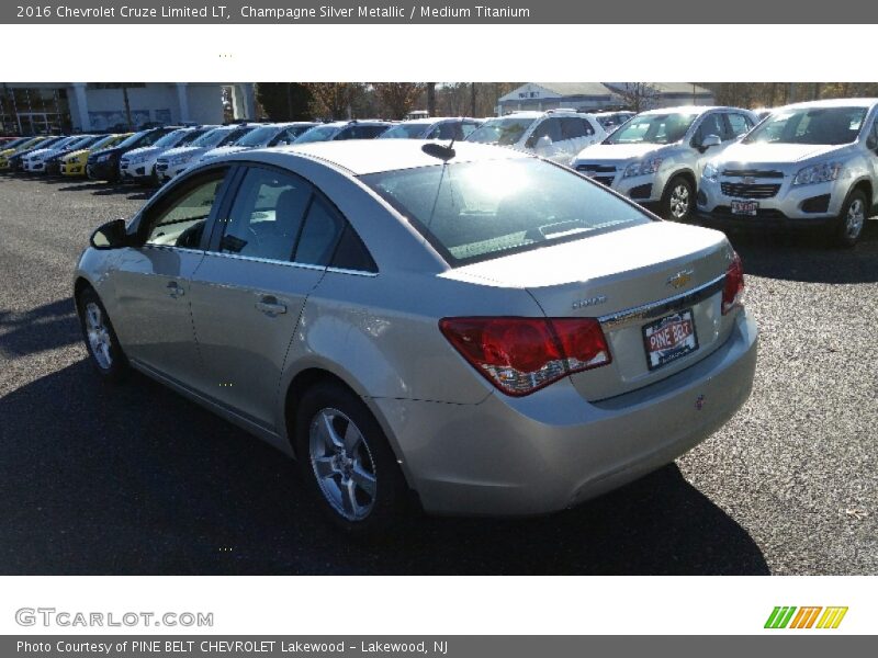 Champagne Silver Metallic / Medium Titanium 2016 Chevrolet Cruze Limited LT