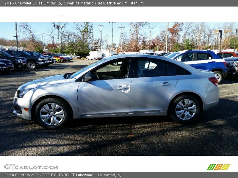 Silver Ice Metallic / Jet Black/Medium Titanium 2016 Chevrolet Cruze Limited LS