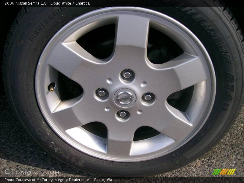Cloud White / Charcoal 2006 Nissan Sentra 1.8