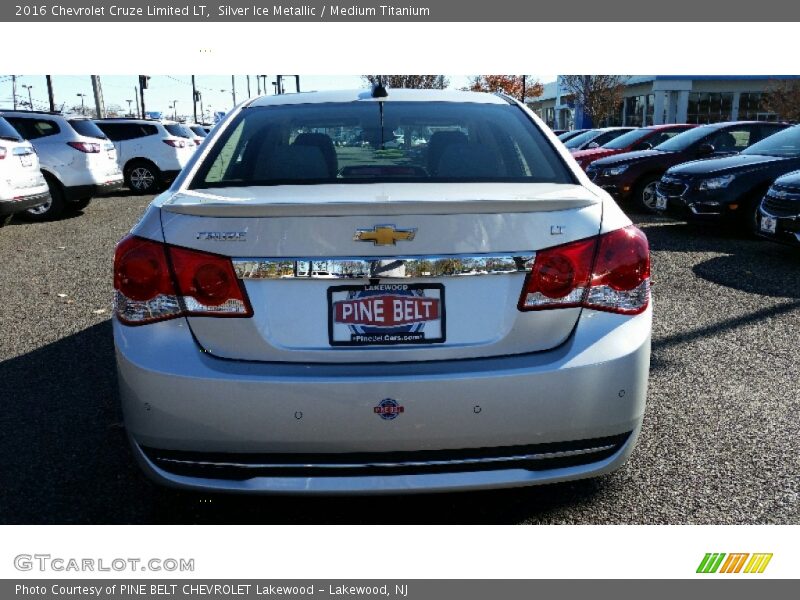 Silver Ice Metallic / Medium Titanium 2016 Chevrolet Cruze Limited LT