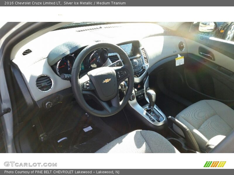 Silver Ice Metallic / Medium Titanium 2016 Chevrolet Cruze Limited LT