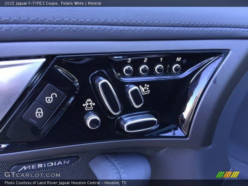 Controls of 2015 F-TYPE S Coupe