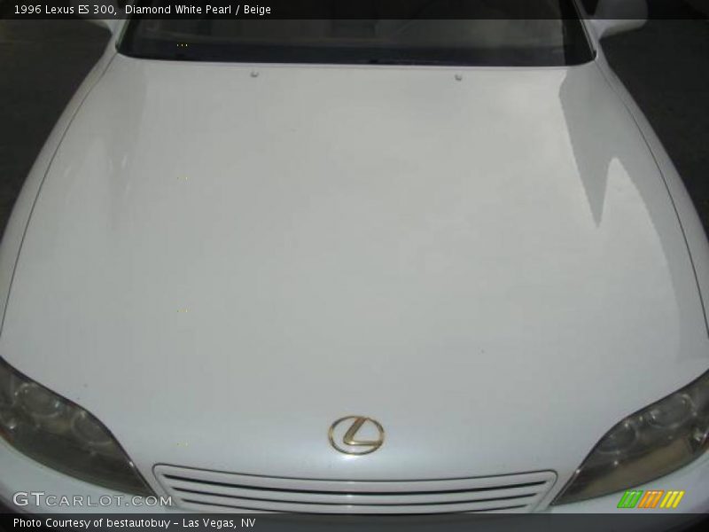 Diamond White Pearl / Beige 1996 Lexus ES 300