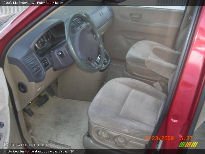 Ruby Red / Beige 2003 Kia Sedona LX