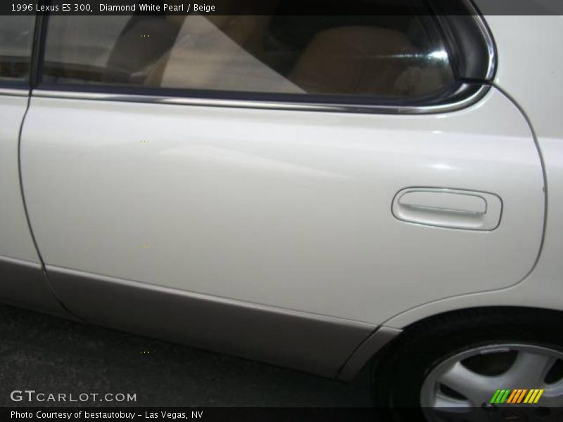 Diamond White Pearl / Beige 1996 Lexus ES 300
