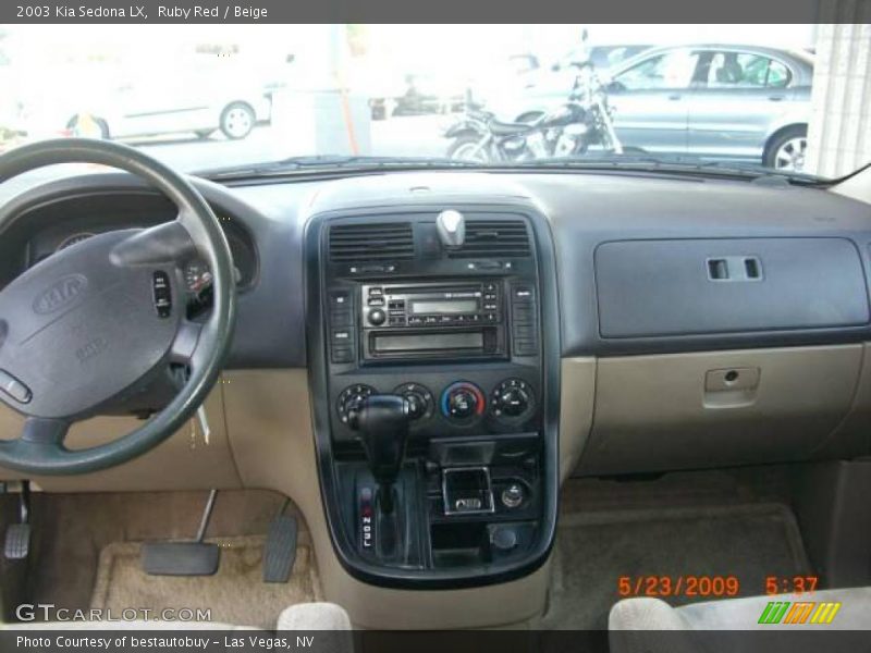 Ruby Red / Beige 2003 Kia Sedona LX