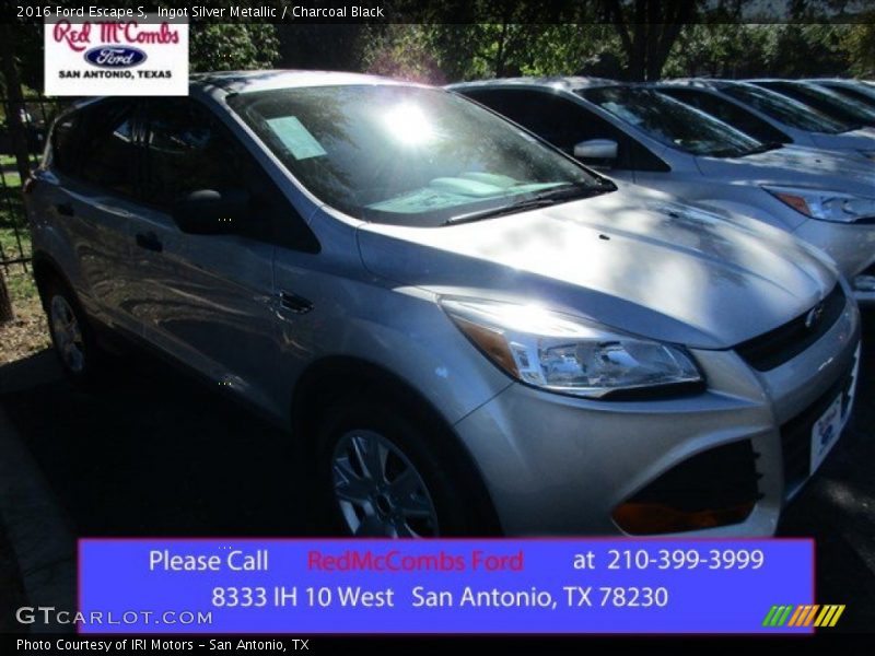 Ingot Silver Metallic / Charcoal Black 2016 Ford Escape S