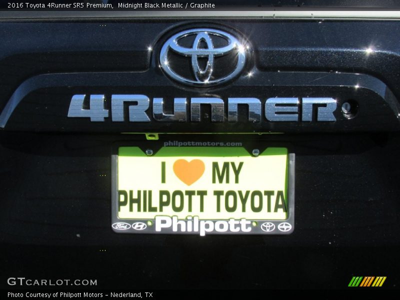 Midnight Black Metallic / Graphite 2016 Toyota 4Runner SR5 Premium