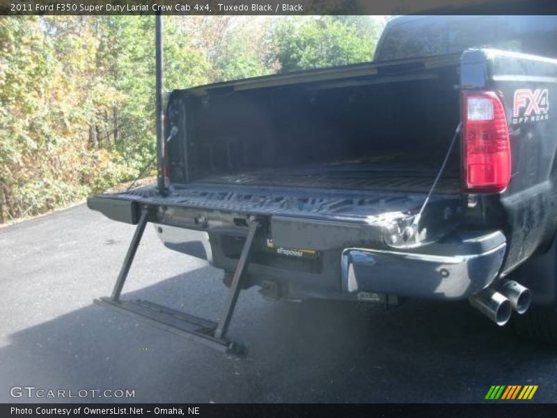 Tuxedo Black / Black 2011 Ford F350 Super Duty Lariat Crew Cab 4x4
