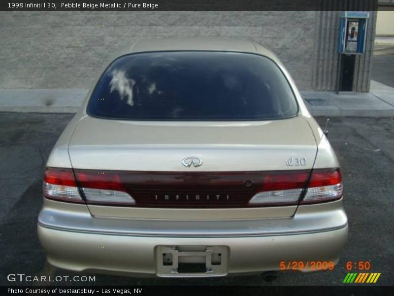 Pebble Beige Metallic / Pure Beige 1998 Infiniti I 30