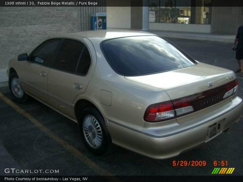 Pebble Beige Metallic / Pure Beige 1998 Infiniti I 30