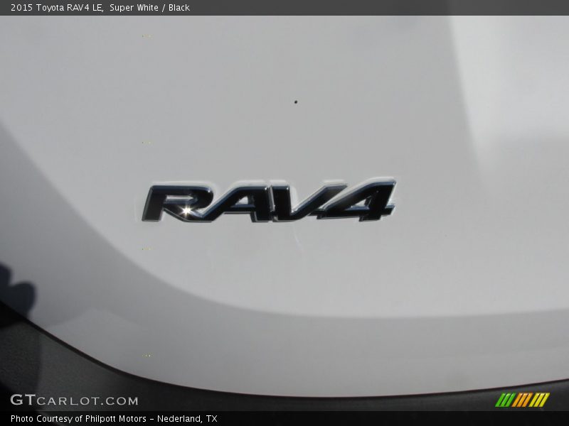 Super White / Black 2015 Toyota RAV4 LE