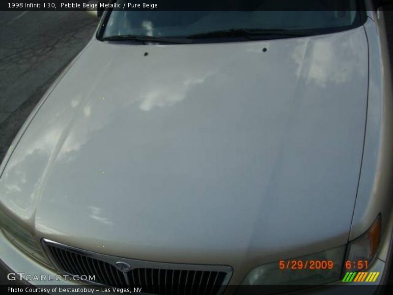 Pebble Beige Metallic / Pure Beige 1998 Infiniti I 30