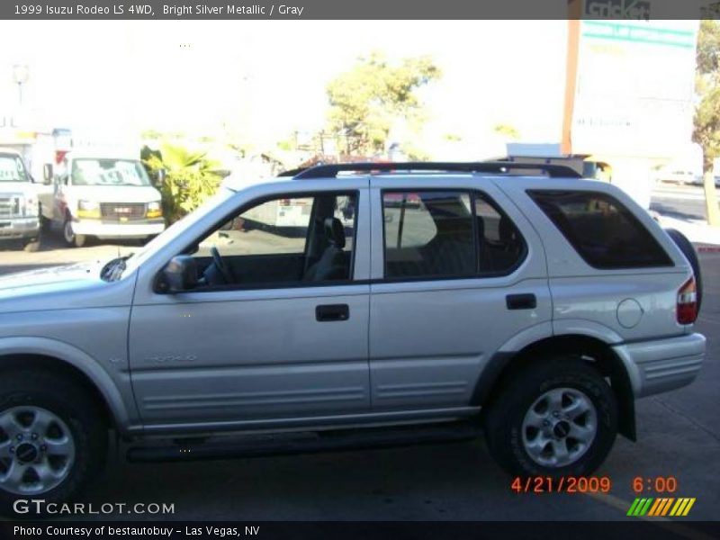 Bright Silver Metallic / Gray 1999 Isuzu Rodeo LS 4WD