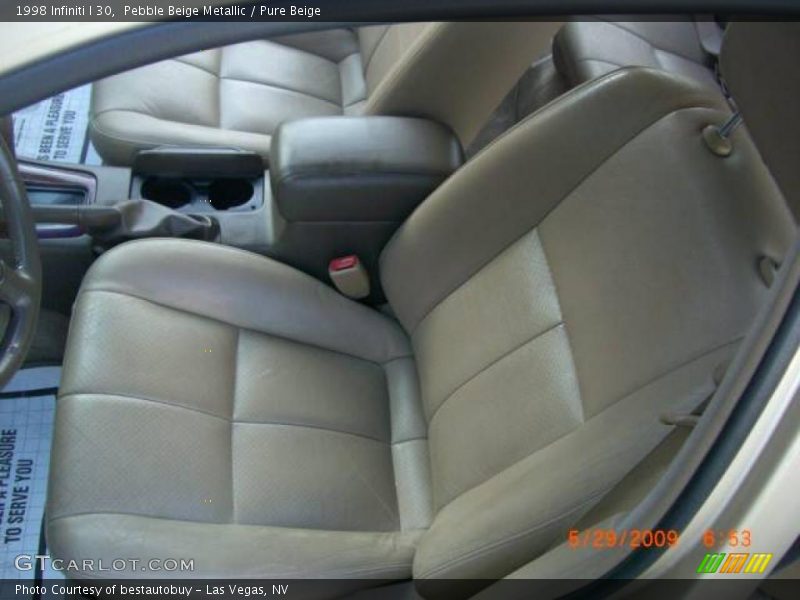 Pebble Beige Metallic / Pure Beige 1998 Infiniti I 30