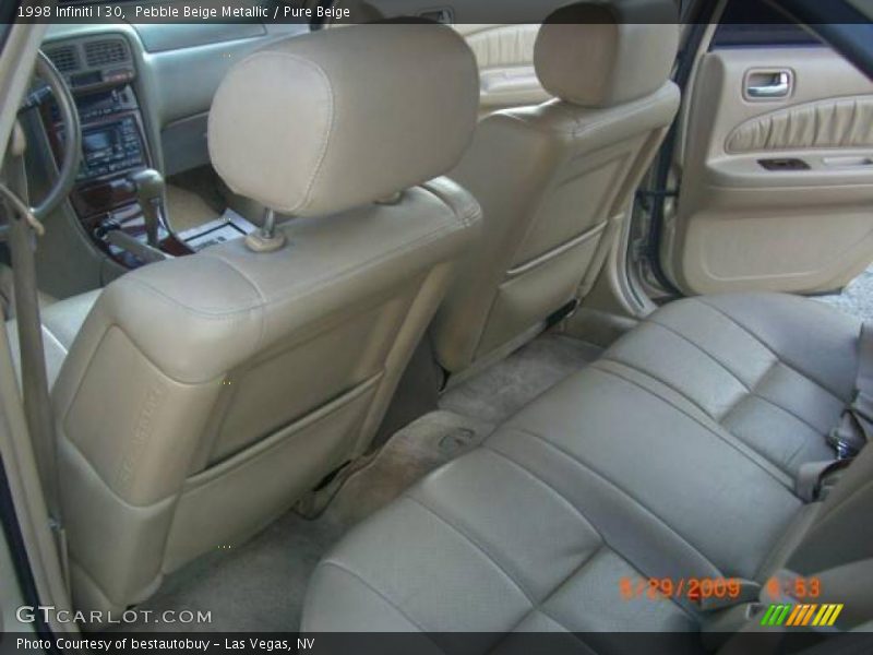 Pebble Beige Metallic / Pure Beige 1998 Infiniti I 30