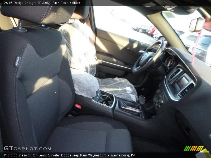 Pitch Black / Black 2016 Dodge Charger SE AWD