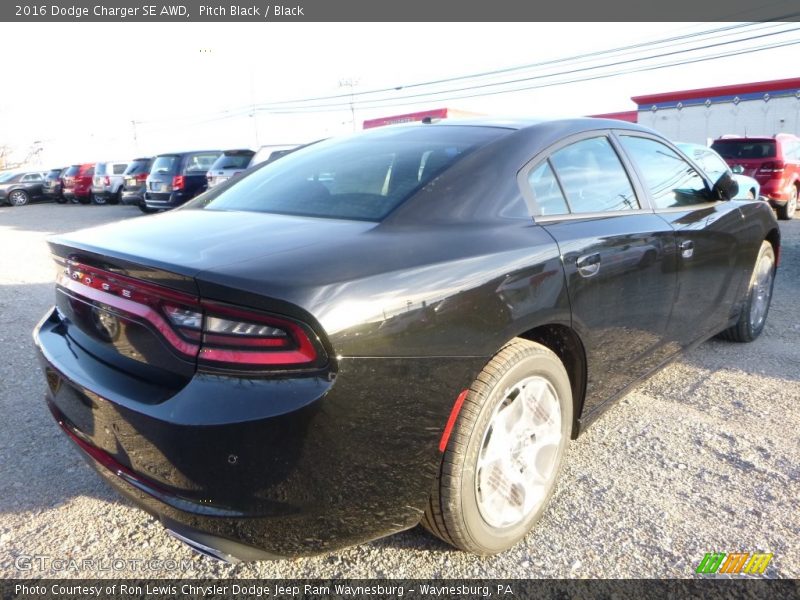 Pitch Black / Black 2016 Dodge Charger SE AWD