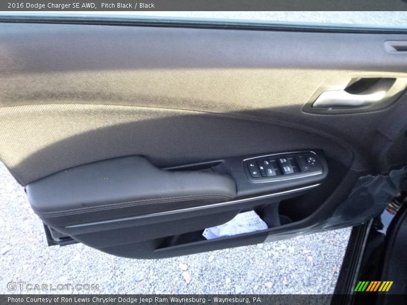 Pitch Black / Black 2016 Dodge Charger SE AWD